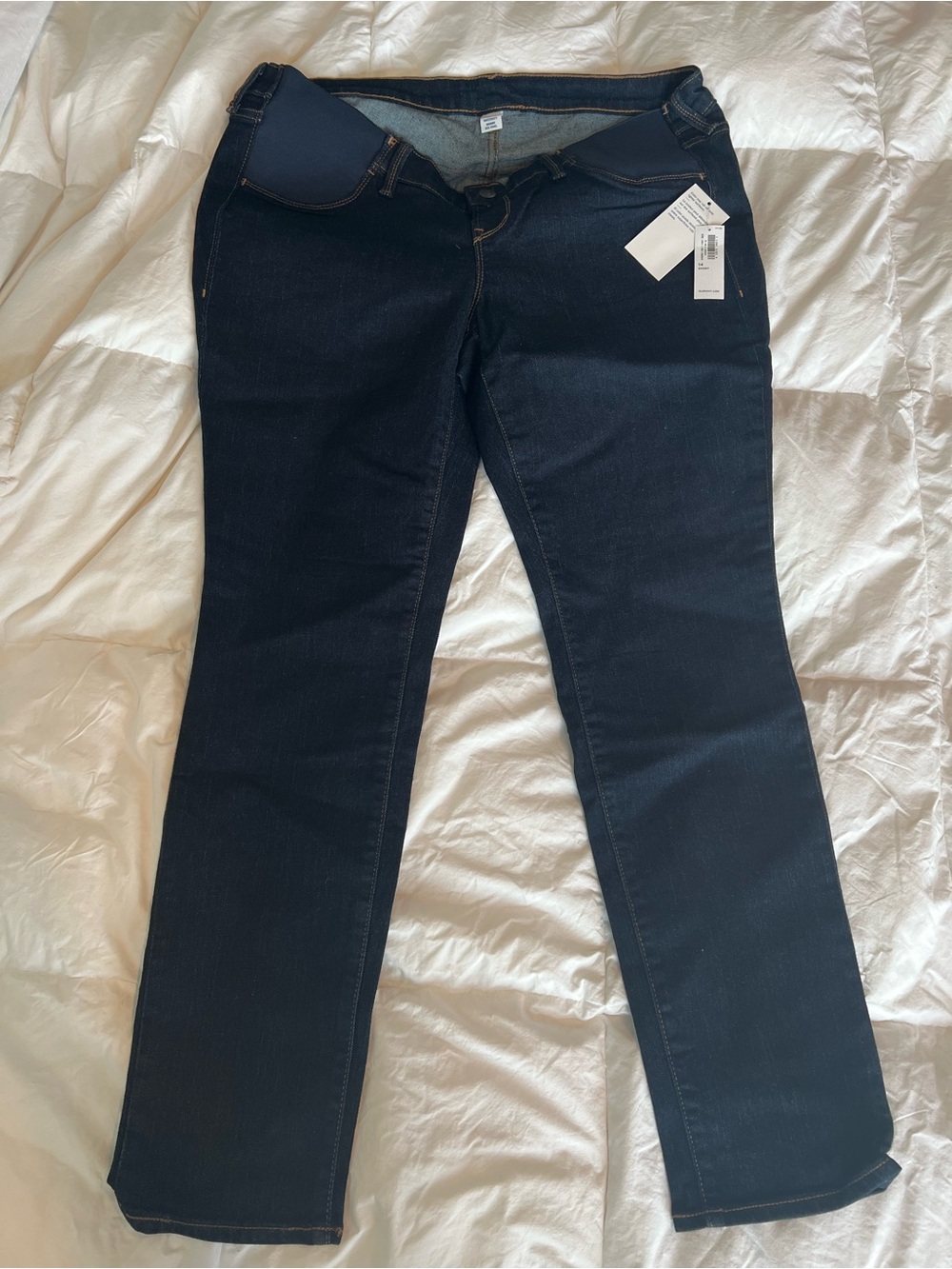 Old Navy women’s side panel Maternity Denim Jeans sz 14 short. New with tags.